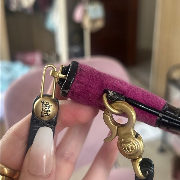 Juicy Couture vintage Magenta Wristlet - Picture 5 of 6
